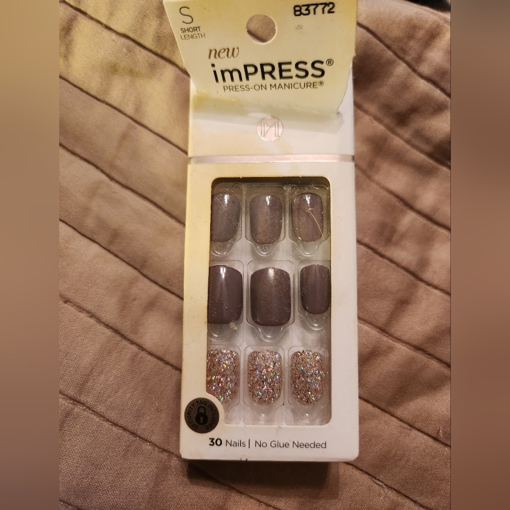 imPress Press-on Manicure short